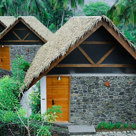 Maayaa Riverside Villa By Kpm Tripenta Attappādi 外观 照片