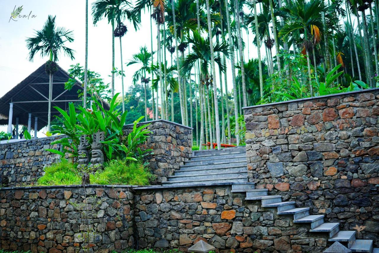 Maayaa Riverside Villa By Kpm Tripenta Attappādi 外观 照片