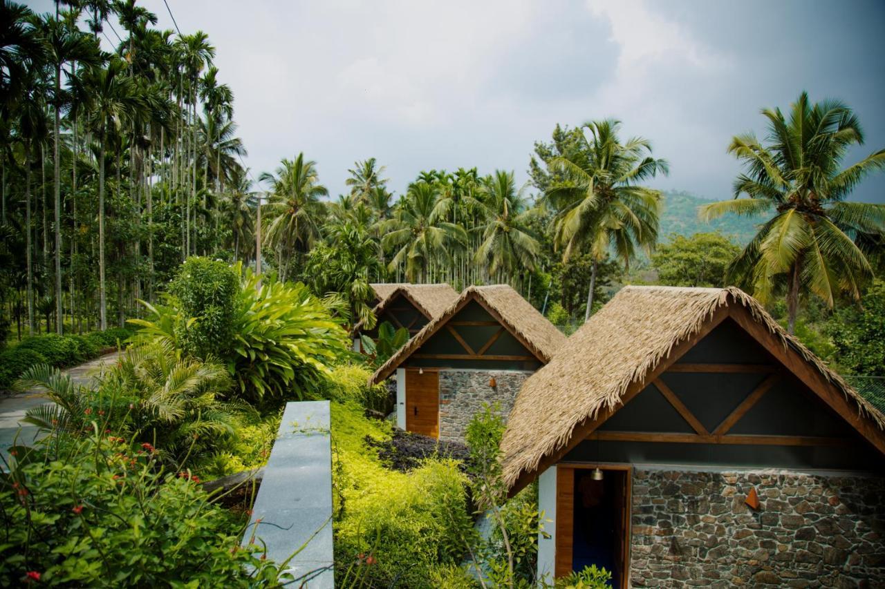 Maayaa Riverside Villa By Kpm Tripenta Attappādi 外观 照片